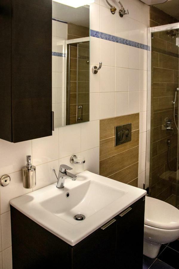 Casa Industriale Apartment Kalamata Ngoại thất bức ảnh